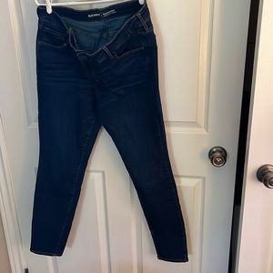 Okd Navy Rockstar Low Rise Skinny jeans